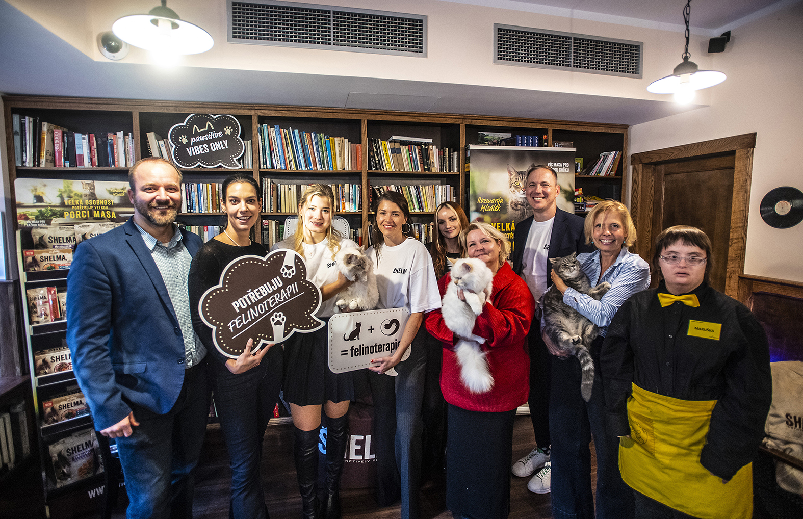 Felinoterapie a pet jóga: Wellness trendy, kdy hledáme klid u koček